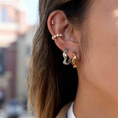 Anting-anting Gelung Huggie Tidak Teratur Gelombang Berpintal