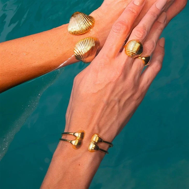 Stainless Steel Shell Bangle