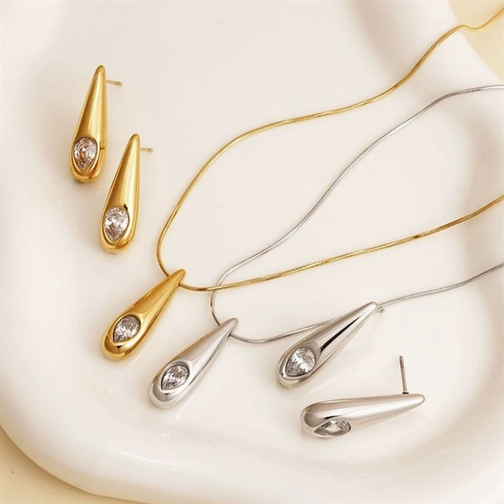 Teardrop Zircon Stud Earrings factory